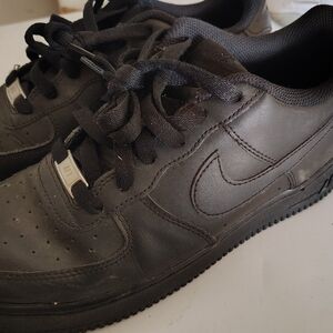 Nike Youth 7 Black Leather AIR FORCE 1'S